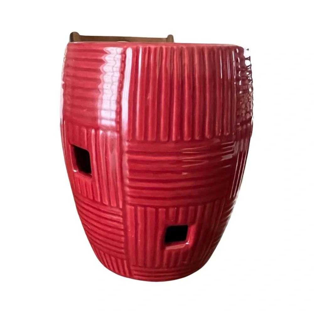 Scentsy Scarlet Weave Plug In Wax Warmer Nightlight‎ Red Basket Weave Design